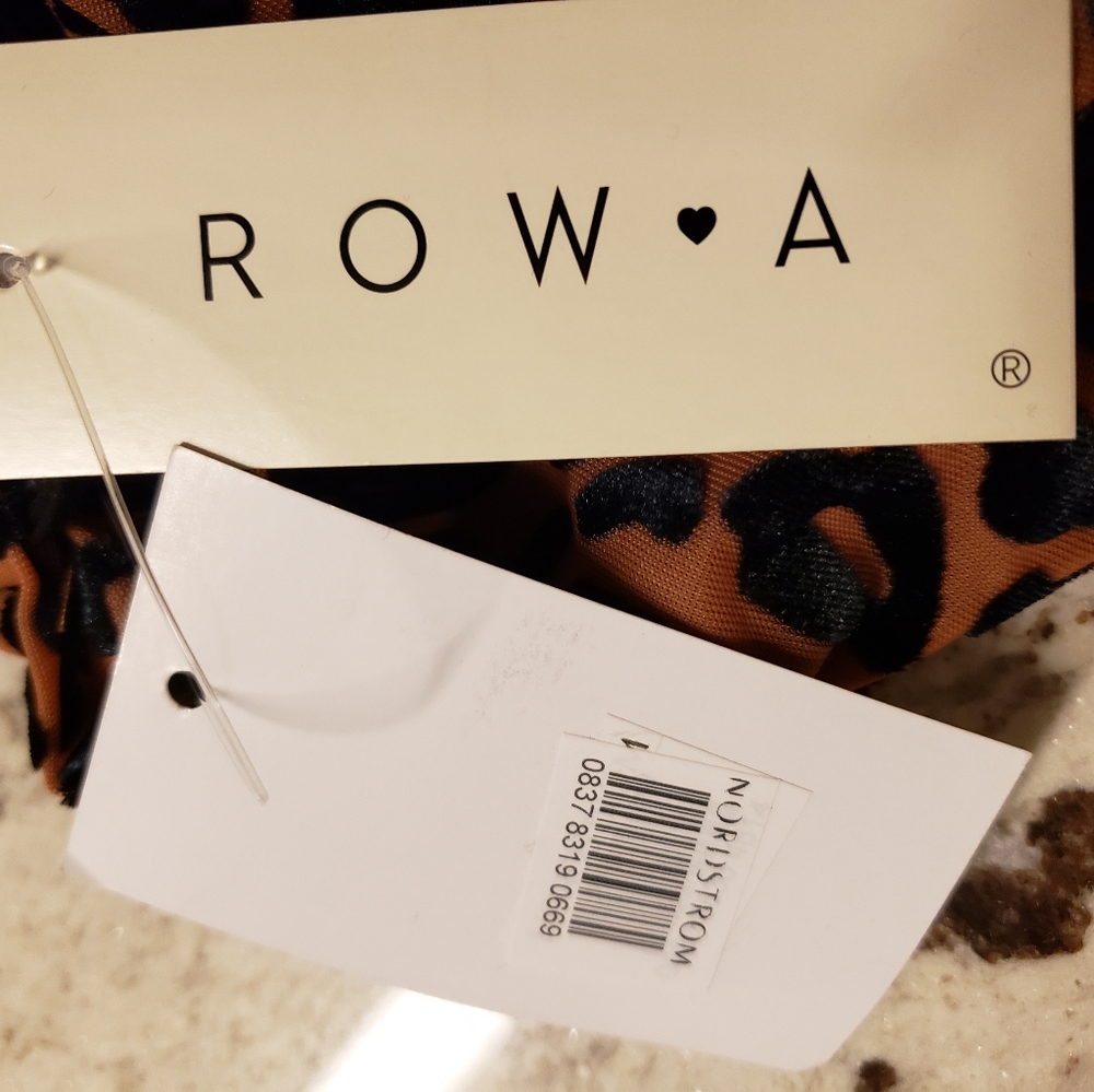 ROW A DRESS - Picture 2 of 4